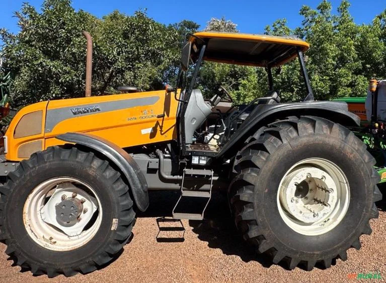 Trator Valtra BM 125 ano 2014