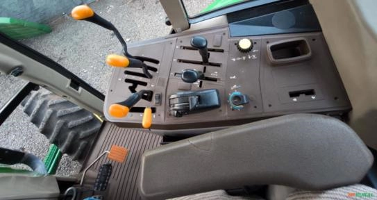 Imagem Trator John Deere 6110 J Ano 2015 Imagem Trator John Deere 6110 J Ano 2015