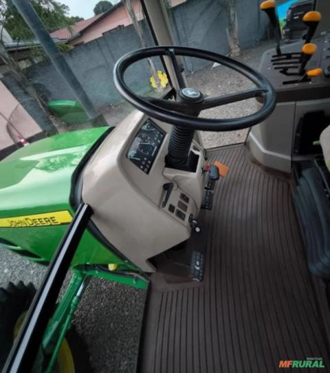 Imagem Trator John Deere 6110 J Ano 2015 Imagem Trator John Deere 6110 J Ano 2015