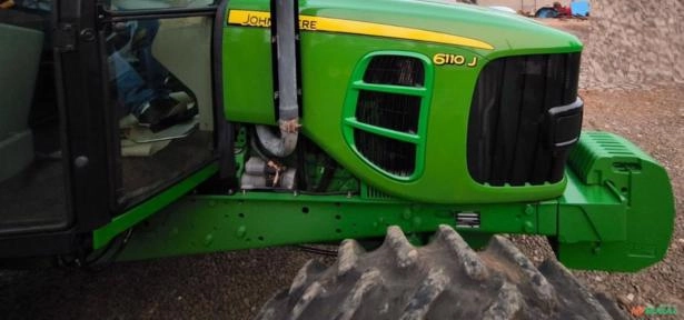 Imagem Trator John Deere 6110 J Ano 2015 Imagem Trator John Deere 6110 J Ano 2015