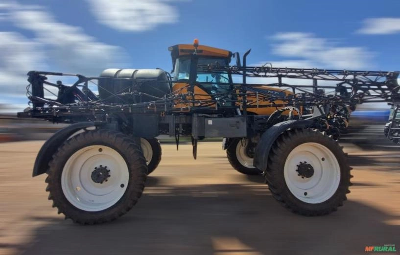 Pulverizador autoprpelido Valtra BS3020H Ano 2013 Imagem Pulverizador autoprpelido Valtra BS3020H Ano 2013