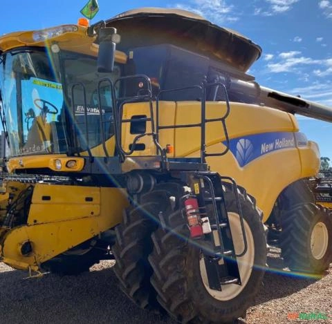 Imagem Colheitadeira New Holland CR 9080 ano 2011 Imagem Colheitadeira New Holland CR 9080 ano 2011