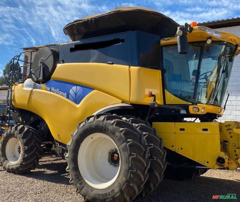 Colheitadeira New Holland CR 9080 ano 2011 Imagem Colheitadeira New Holland CR 9080 ano 2011