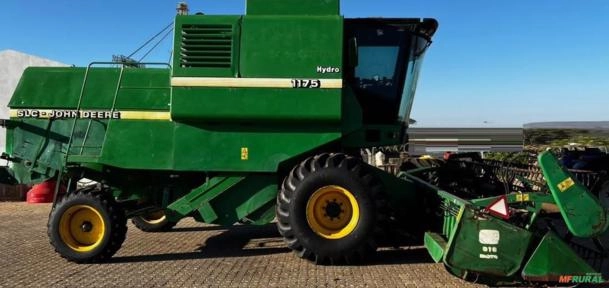 Colheitadeira John Deere 1175 Ano 2001 Imagem Colheitadeira John Deere 1175 Ano 2001