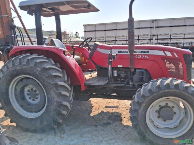 Trator Massey Ferguson 4275 ano 2012 Imagem Trator Massey Ferguson 4275 ano 2012