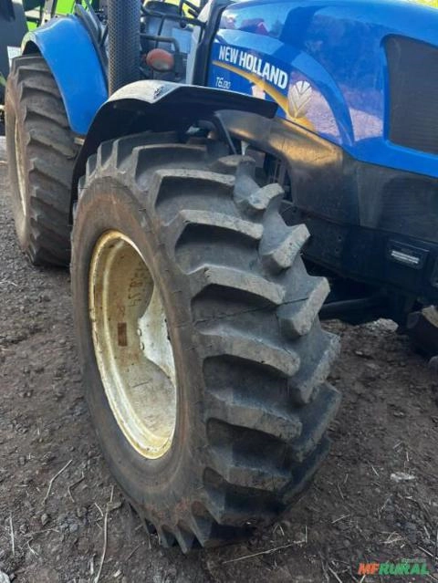 Imagem Trator New Holland T6.130 ano 2015 Imagem Trator New Holland T6.130 ano 2015