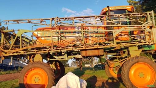 Pulverizador Autopropelido Stara Gladiador 3000 Ano 2011 Imagem Pulverizador Autopropelido Stara Gladiador 3000 Ano 2011