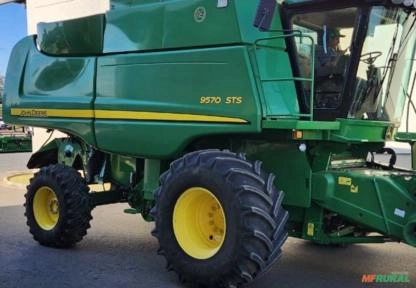 Colheitadeira John Deere STS 9570 Ano 2010 Imagem Colheitadeira John Deere STS 9570 Ano 2010