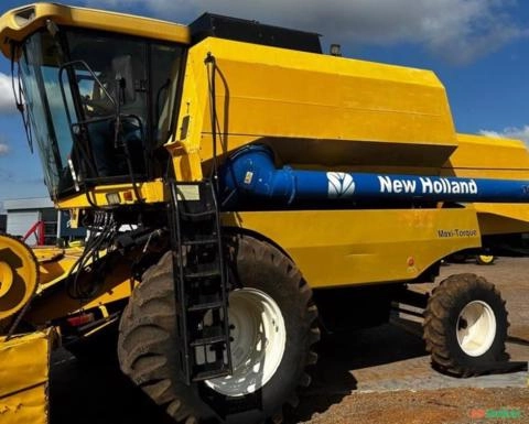Colheitadeira New Holland TC 5090 ano 2009 Imagem Colheitadeira New Holland TC 5090 ano 2009