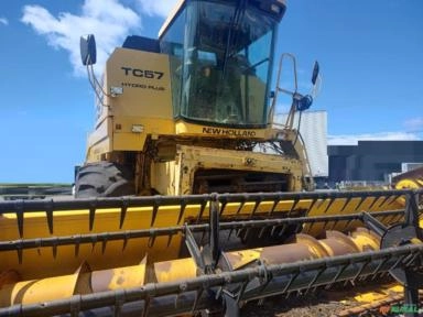 Colheitadeira New Holland TC 57 ano 2001 Imagem Colheitadeira New Holland TC 57 ano 2001