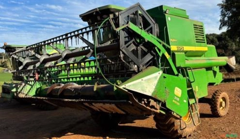 Imagem Colheitadeira John Deere 1175 Ano 2002 Imagem Colheitadeira John Deere 1175 Ano 2002