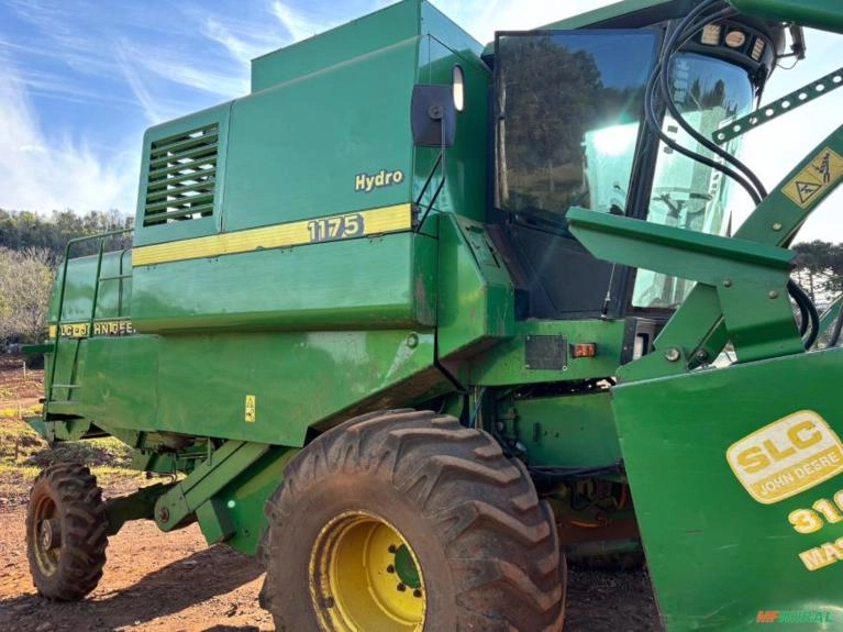 Colheitadeira John Deere 1175 Ano 2002 Imagem Colheitadeira John Deere 1175 Ano 2002