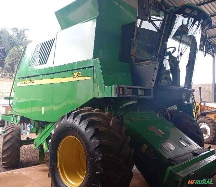 Colheitadeira John Deere 1550 Ano 2004 Imagem Colheitadeira John Deere 1550 Ano 2004
