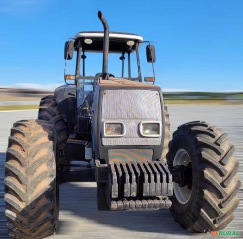 Imagem Trator Valtra BH180 ano 2002 Imagem Trator Valtra BH180 ano 2002