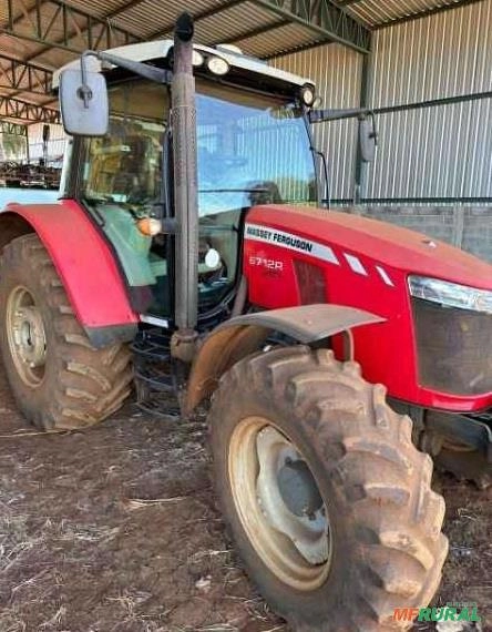 Trator Massey Ferguson 6712R ano 2017 Imagem Trator Massey Ferguson 6712R ano 2017