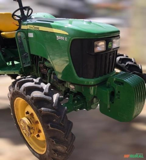 Trator Jonh Deere 5055E ano 2014 Imagem Trator Jonh Deere 5055E ano 2014