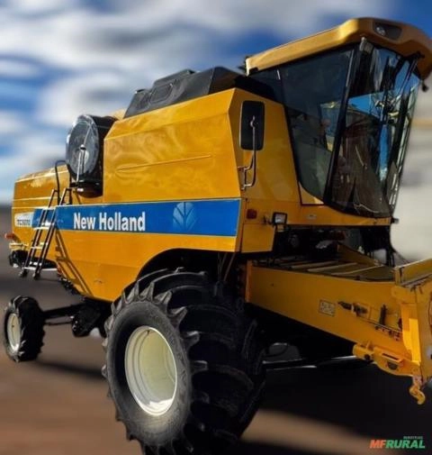 Colheitadeira New Holland TC 5070 ano 2010 Imagem Colheitadeira New Holland TC 5070 ano 2010