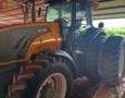 Conjunto Trator Valtra BT210 e Plantadeira Tatu ano 2013 Imagem Conjunto Trator Valtra BT210 e Plantadeira Tatu ano 2013