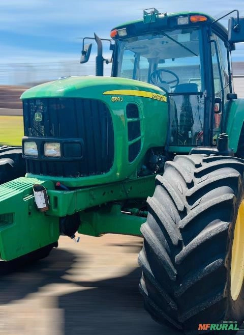 Trator Jonh Deere 6180J ano 2013 Imagem Trator Jonh Deere 6180J ano 2013