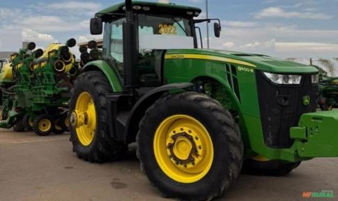 Trator John Deere 8400R e Plantadeira DB40 ano 2022 Imagem Trator John Deere 8400R e Plantadeira DB40 ano 2022
