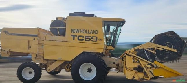 Colheitadeira New Holland TC59 ano 2003 Imagem Colheitadeira New Holland TC59 ano 2003