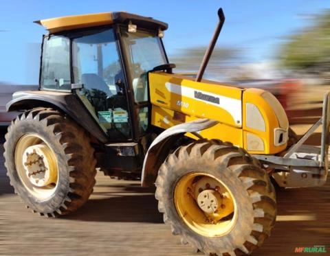 Trator Valtra BM100 Ano 2013 Imagem Trator Valtra BM100 Ano 2013