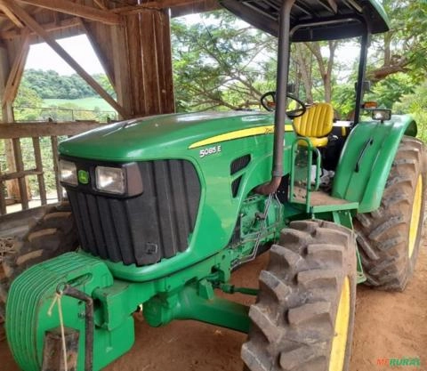 Trator Jonh Deere 5085E ano 2014 Imagem Trator Jonh Deere 5085E ano 2014