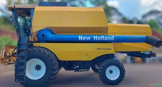 Colheitadeira New Holland TC5090 ano 2007 Imagem Colheitadeira New Holland TC5090 ano 2007
