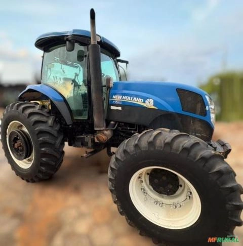 Trator New Holland T7.205 ano 2017 Imagem Trator New Holland T7.205 ano 2017