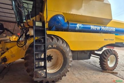 Colheitadeira New Holland TC5090 ano 2008 Imagem Colheitadeira New Holland TC5090 ano 2008