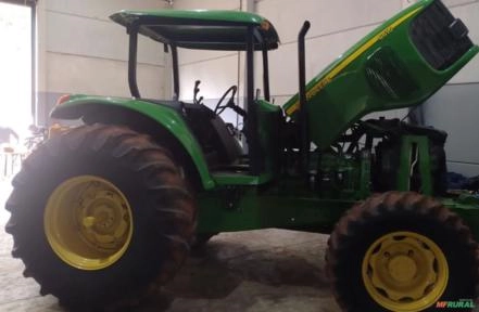 Trator John Deere 6615 ano 2008 Imagem Trator John Deere 6615 ano 2008