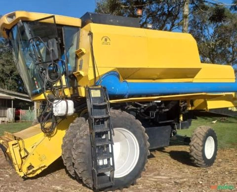 Colheitadeira New Holland TC5090 ano 2008 Imagem Colheitadeira New Holland TC5090 ano 2008
