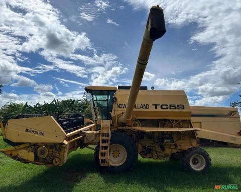 Colheitadeira New Holland TC59 ano 2002 Imagem Colheitadeira New Holland TC59 ano 2002