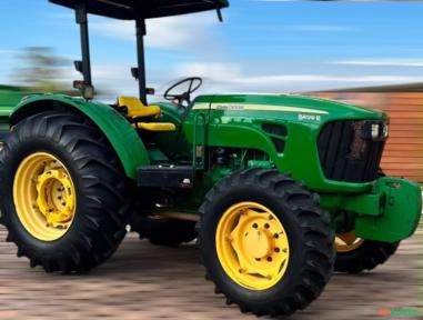Trator Jonh Deere 5090E ano 2014 Imagem Trator Jonh Deere 5090E ano 2014