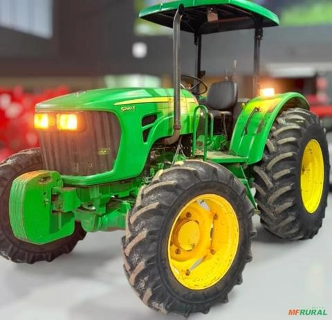 Trator John Deere 5090E ano 2014 Imagem Trator John Deere 5090E ano 2014