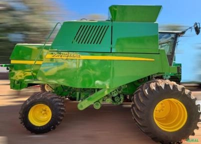 Colheitadeira John Deere 1550 Ano 2003 Imagem Colheitadeira John Deere 1550 Ano 2003
