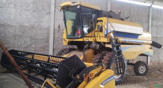 Colheitadeira New Holland TC5070 ano 2017 Imagem Colheitadeira New Holland TC5070 ano 2017