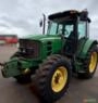 Trator John Deere 6110J ano 2013 Imagem Trator John Deere 6110J ano 2013