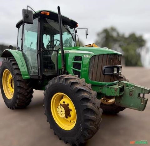 Trator John Deere 6110J ano 2013 Imagem Trator John Deere 6110J ano 2013