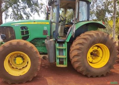 Trator John Deere 6180J ano 2012 Imagem Trator John Deere 6180J ano 2012