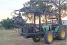 Trator JOHN DEERE 6125J 4x4 com grua florestal da marca IMAP 7.5 Imagem Trator JOHN DEERE 6125J 4x4 com grua florestal da marca IMAP 7.5