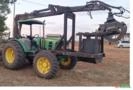 Trator JOHN DEERE 6125J 4x4 com grua florestal da marca IMAP 7.5 Imagem Trator JOHN DEERE 6125J 4x4 com grua florestal da marca IMAP 7.5