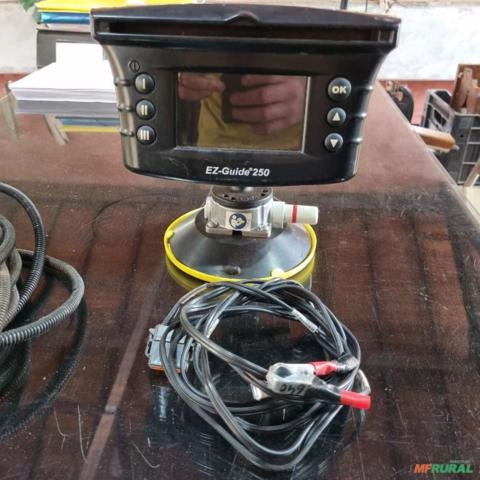 GPS TRIMBLE EZ GUIDE 250 Imagem GPS TRIMBLE EZ GUIDE 250