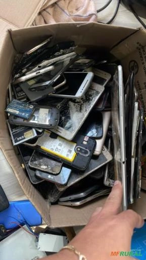 Compro sucata de placas de celulares e sucata de celulares descarte no kg Compro sucata de placas de celulares e sucata de celulares descarte no kg