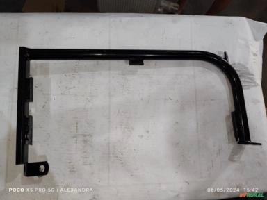 TUBO DEFLETOR (LADO DIREITO) - MASSEY FERGUSON 265ADV / 265 / 275ADV / 275 / 283ADV / 283 / Imagem TUBO DEFLETOR (LADO DIREITO) - MASSEY FERGUSON 265ADV / 265 / 275ADV / 275 / 283ADV / 283 /