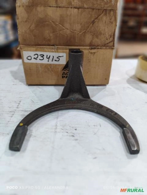 Garfo 1° e Ré do Massey 292/299 Eaton Imagem Garfo 1° e Ré do Massey 292/299 Eaton