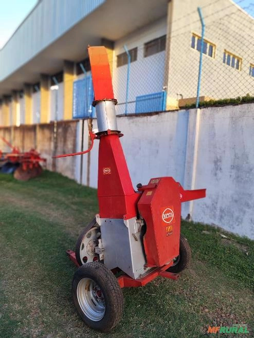 Picadeira Menta MSP55, 4 facas à maquina de maior produção do mercado. Imagem Picadeira Menta MSP55, 4 facas à maquina de maior produção do mercado.