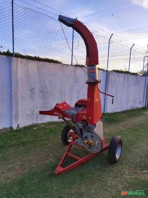 Imagem Picadeira Menta MSP55, 4 facas à maquina de maior produção do mercado. Imagem Picadeira Menta MSP55, 4 facas à maquina de maior produção do mercado.