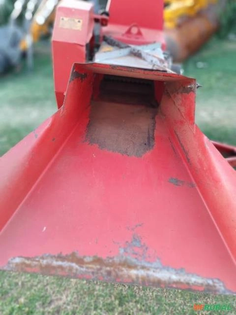 Imagem Picadeira Menta MSP55, 4 facas à maquina de maior produção do mercado. Imagem Picadeira Menta MSP55, 4 facas à maquina de maior produção do mercado.