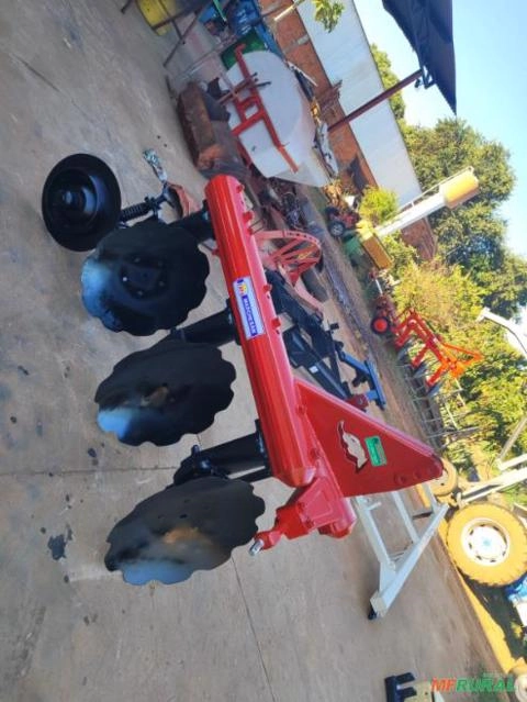 Arado 3 bacias com Discos Recortados Imagem Arado 3 bacias com Discos Recortados